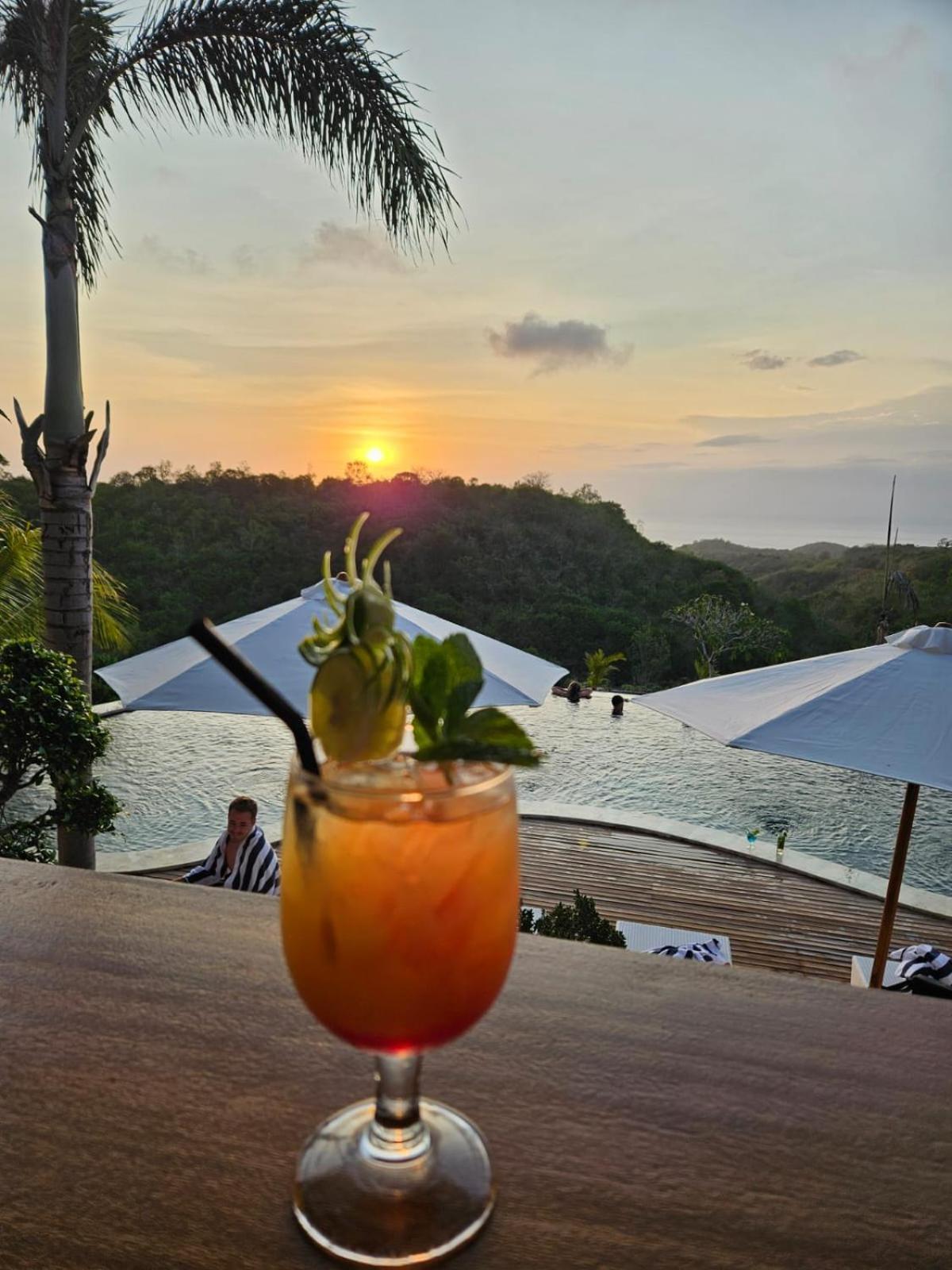 Kelingking Parama Resort Batumadeg Buitenkant foto