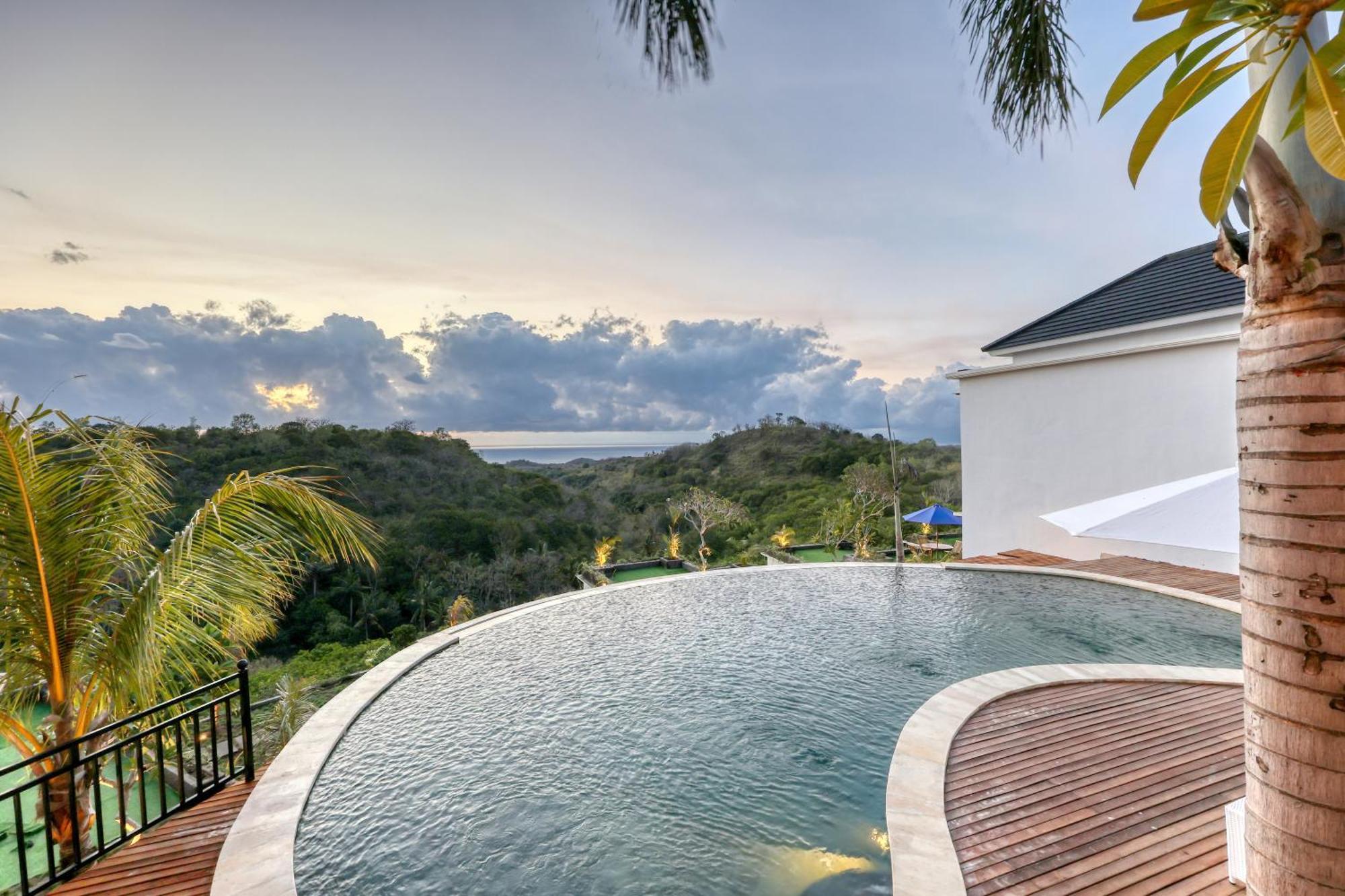 Kelingking Parama Resort Batumadeg Buitenkant foto